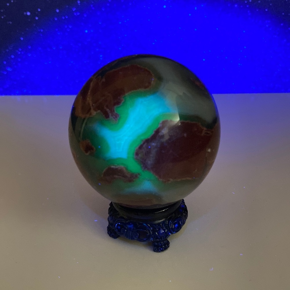 Football Agate Sphere (UV Reactive)! Comes with sphere holder!